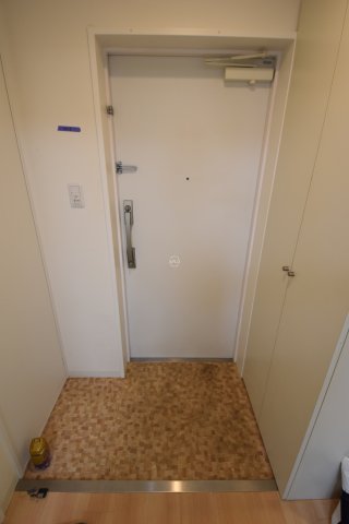 玄関　サニーハウス天満橋　玄関