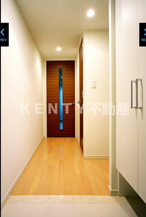 玄関　収納もある玄関です