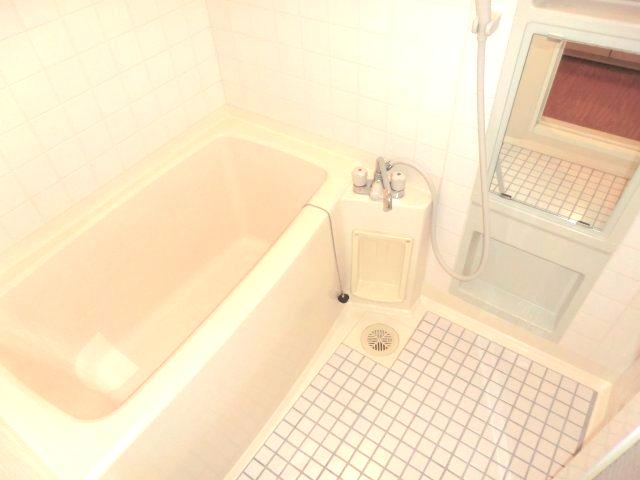 バス・シャワールーム　清潔感のある浴室です♪