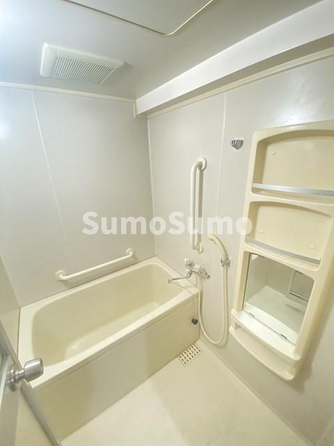 バス・シャワールーム　落ち着いた空間のお風呂です