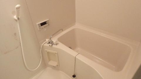 バス・シャワールーム　入浴時間が違っても追い焚き付なので安心♪（イメージ）