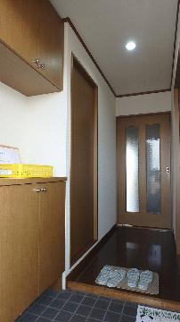 玄関　大きな下駄箱で沢山の靴が収納できる玄関♪（イメージ）