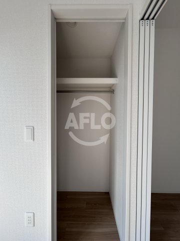 収納　セレニテ新大阪アリエ　クローゼット