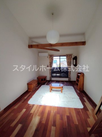 居室・リビング　別部屋写真です。