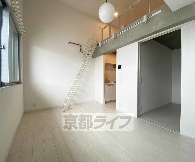 居室・リビング　阪急西院駅徒歩５分