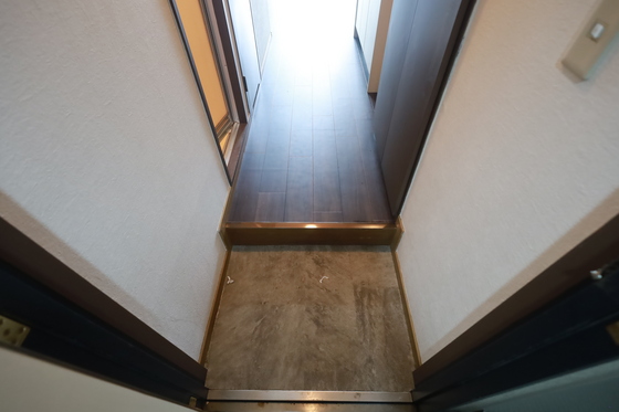 玄関　※別部屋の写真です