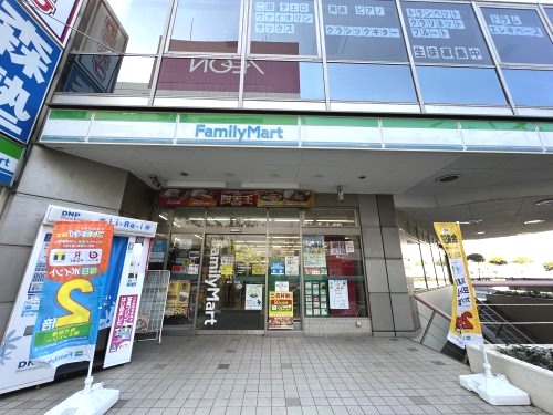 コンビニ　ファミリーマート 稲毛海岸駅前店（コンビニ）まで478m