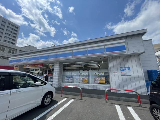 コンビニ　ローソン（コンビニ）まで152m