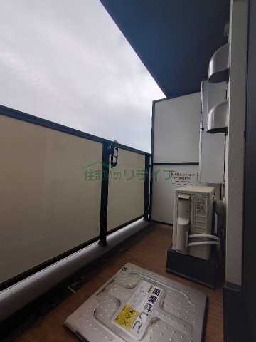 バルコニー　別部屋の参考写真になります。