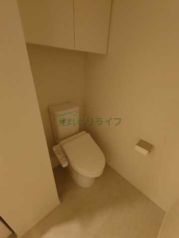 トイレ　別部屋の参考写真になります。