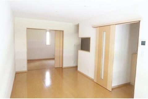 居室・リビング　こちらのリビングで趣味の時間をお楽しみください♪