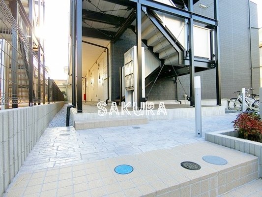 エントランス　お洒落な建物デザイン♪