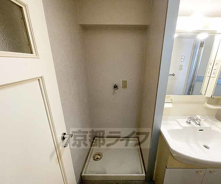 エントランス　西側のエントランスです。