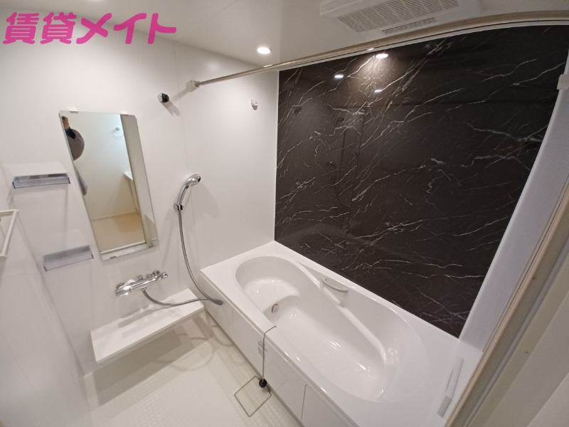 バス・シャワールーム　同型反転タイプ画像