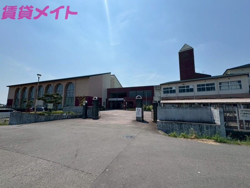 中学校　いなべ市立員弁中学校（中学校）まで1418m