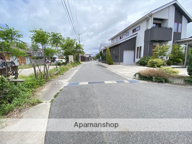 その他　前面道路（その他）まで0m