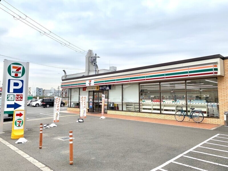 コンビニ　セブンイレブン大阪放出東店（コンビニ）まで113m