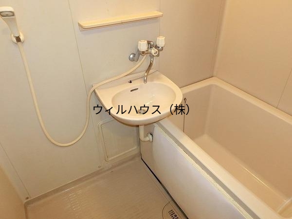 バス・シャワールーム　キレイです！