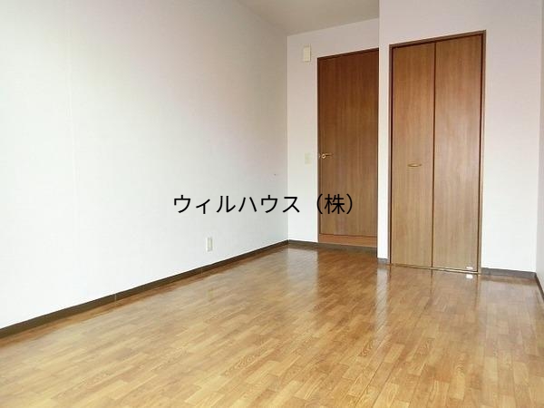 居室・リビング　フローリング！