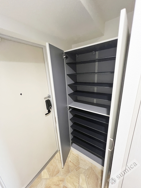 玄関　たくさんの靴を収納可能です♪♪