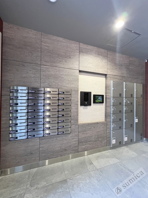 エントランス　便利な宅配ボックスを完備♪♪