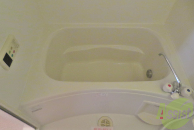 バス・シャワールーム　お風呂は洗い場も広くて、ゆったり出来そうです。