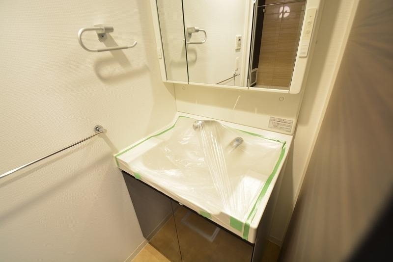 洗面設備　洗面化粧台ついてます。