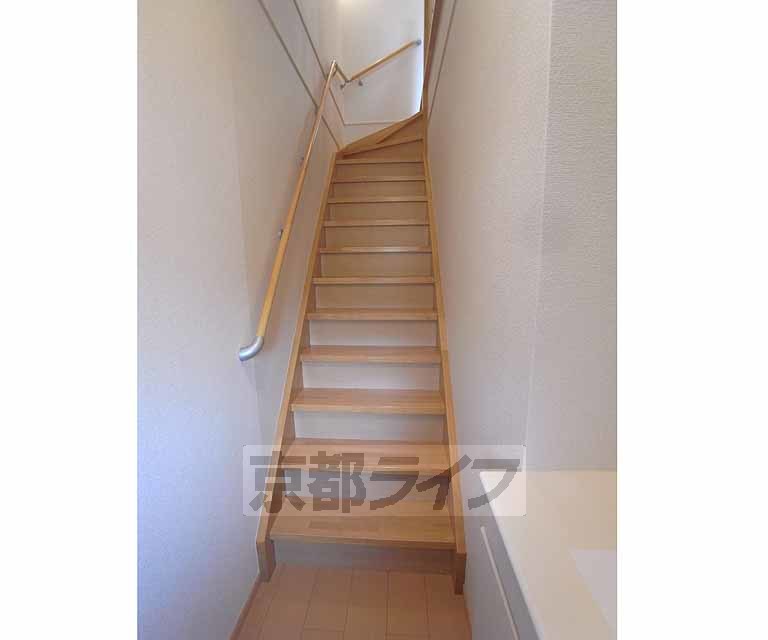 その他部屋・スペース　明るい階段です。
