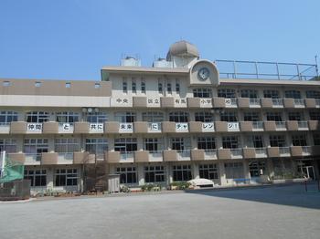 小学校　中央区立有馬小学校（小学校）まで415m