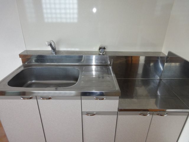 キッチン　キッチンには2口ガスコンロを設置することができます。