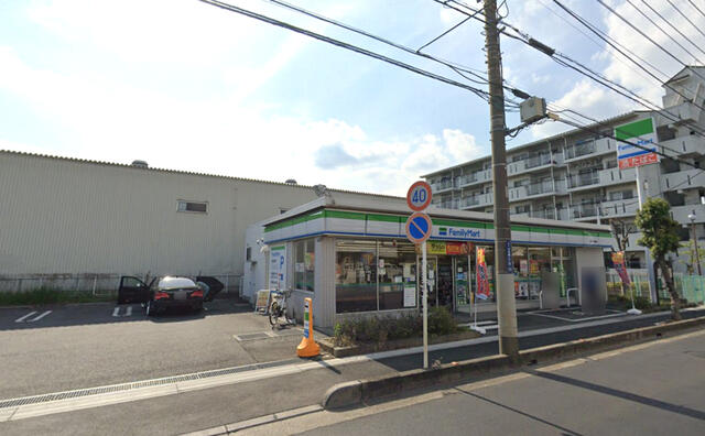コンビニ　ファミリーマート 志木中宗岡店（コンビニ）まで389m