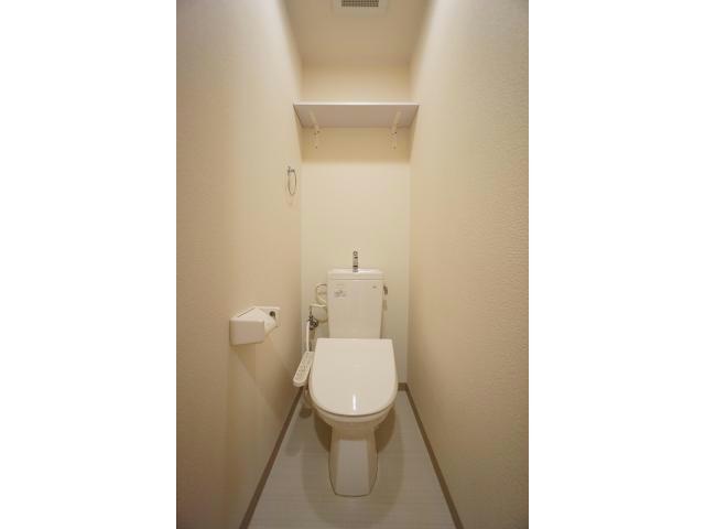 トイレ　温水洗浄便座