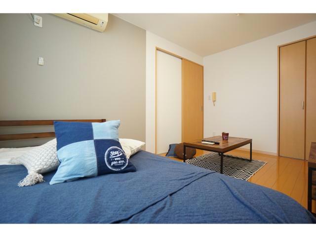 その他部屋・スペース　少し贅沢セミダブルベッド！