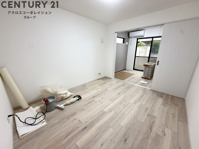 居室・リビング　エアコン付きです☆