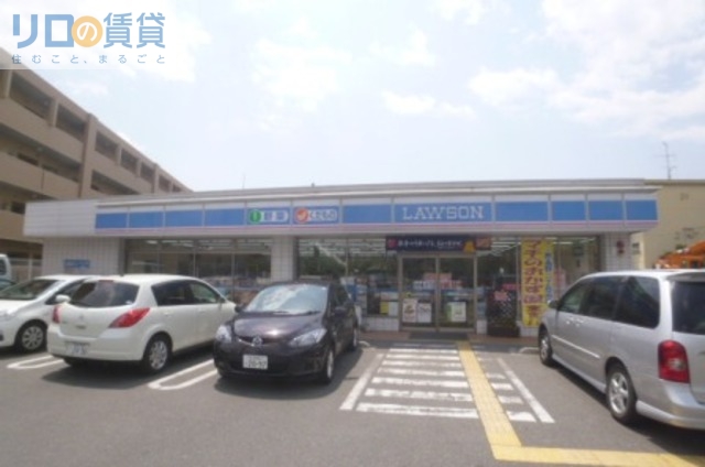 コンビニ　ローソン井高野二丁目店（コンビニ）まで637m