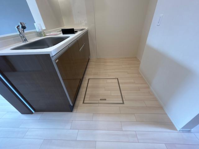 玄関　床下収納