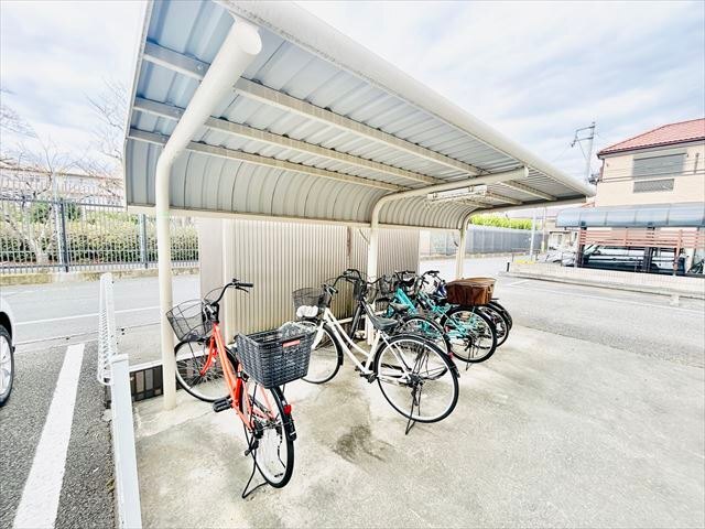 その他共有部分　同一建物内３０５号室内装写真転載