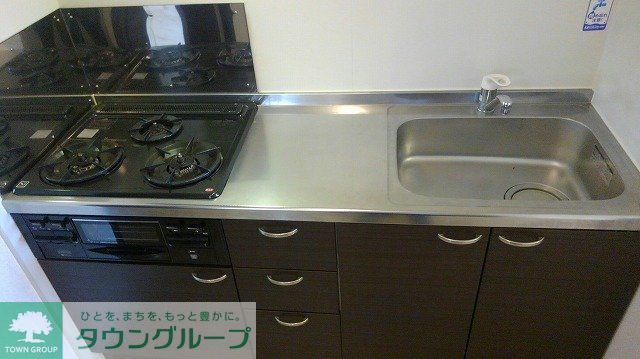 キッチン　設備・仕様は号室により異なる為、現況を優先致します。