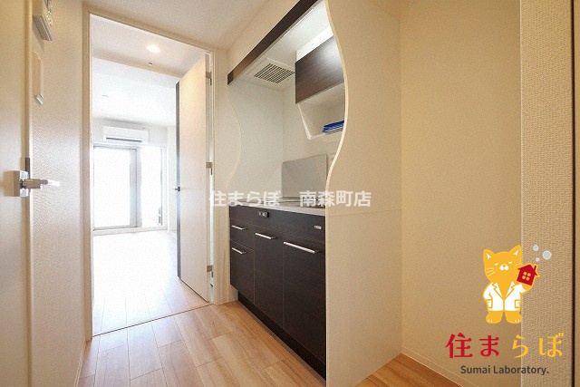 キッチン　「ただの部屋探しじゃない。“あなたの暮らし”探しです。」