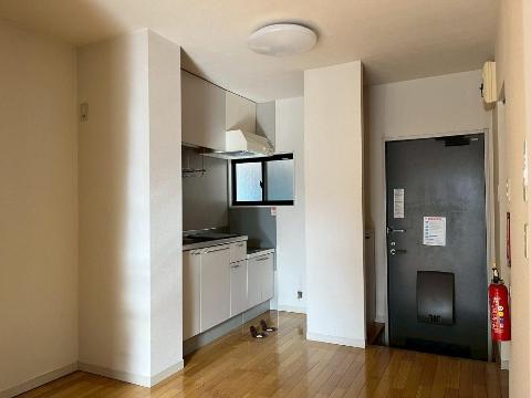 居室・リビング　室内