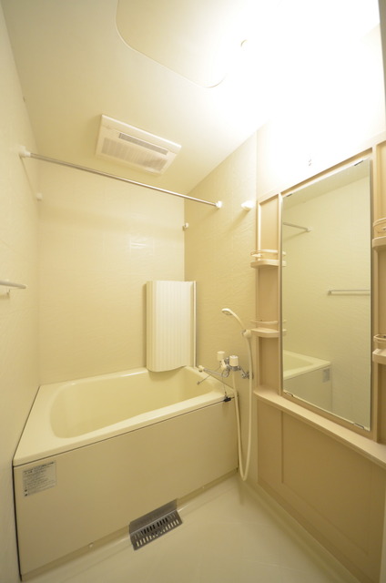 バス・シャワールーム　★ゆったりとしたバスルームで癒しのひと時を…★