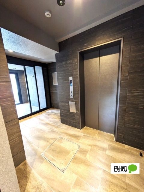 ロビー　エレベーター