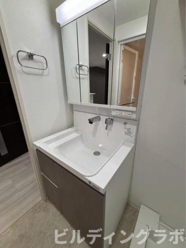 洗面設備　新築時撮影の為現況を優先いたします。