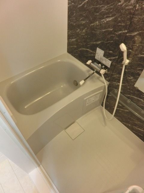 バス・シャワールーム　経済的な追い炊き機能付きです