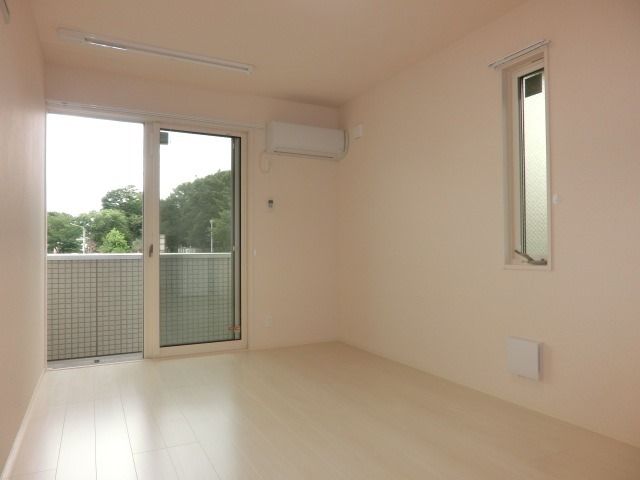 居室・リビング　採光の良い明るいお部屋です