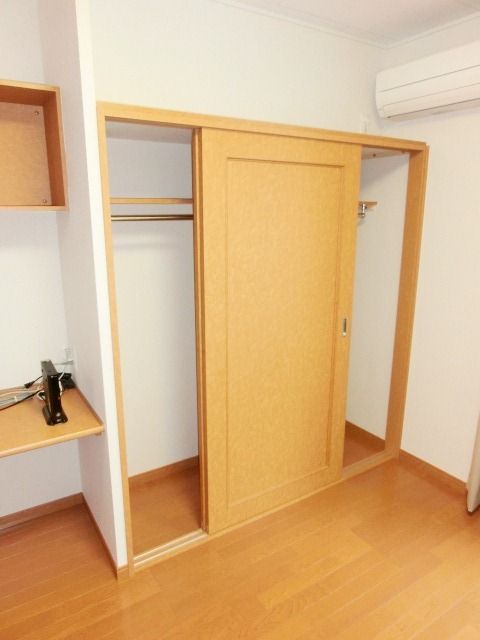 収納　ワイドなクローゼット。