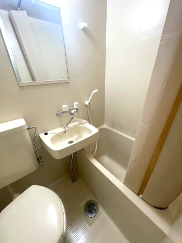 バス・シャワールーム　(参考)同マンション同間取り他部屋の写真