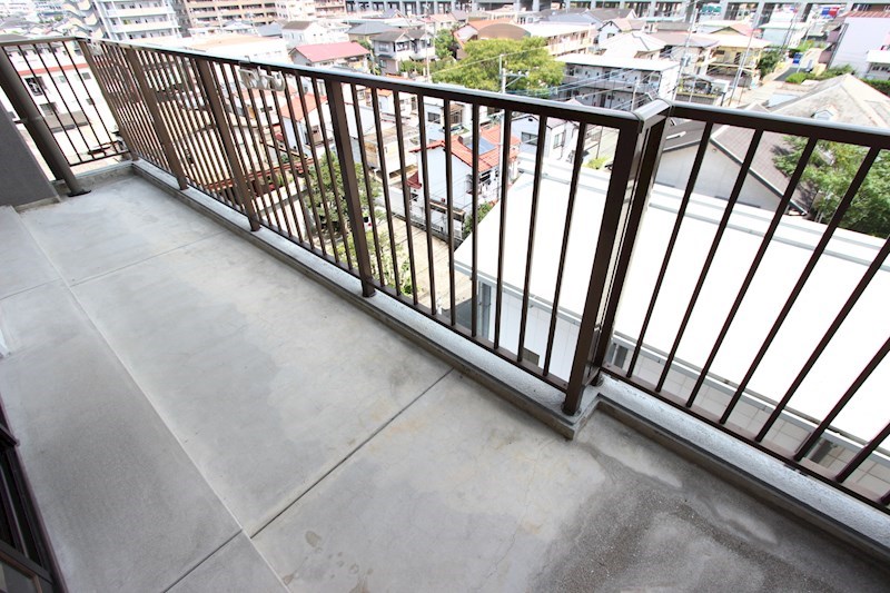 バルコニー　※写真は別号室のものですので現状優先とさせていただきます