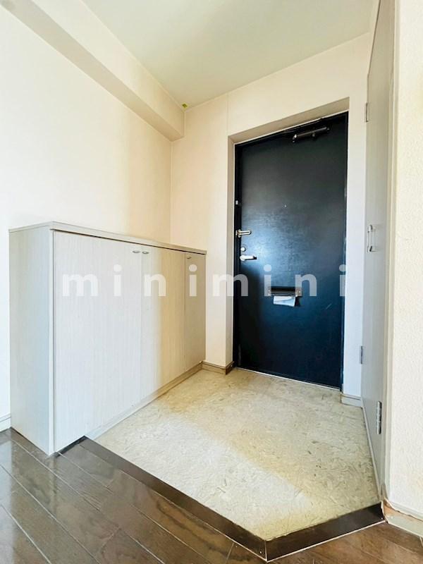 玄関　※写真は別号室のものですので現状優先とさせていただきます