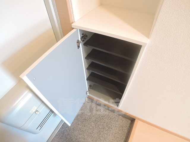 収納　シューズBOX